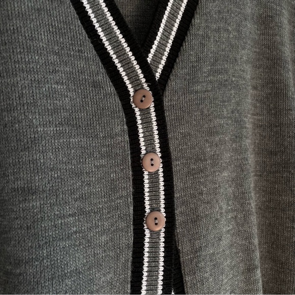 Short Sleeved Cardi - Picture 2 of 3